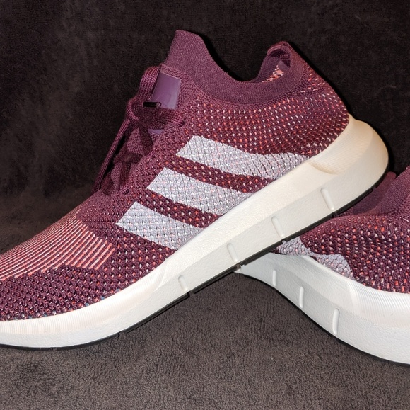 swift run primeknit womens